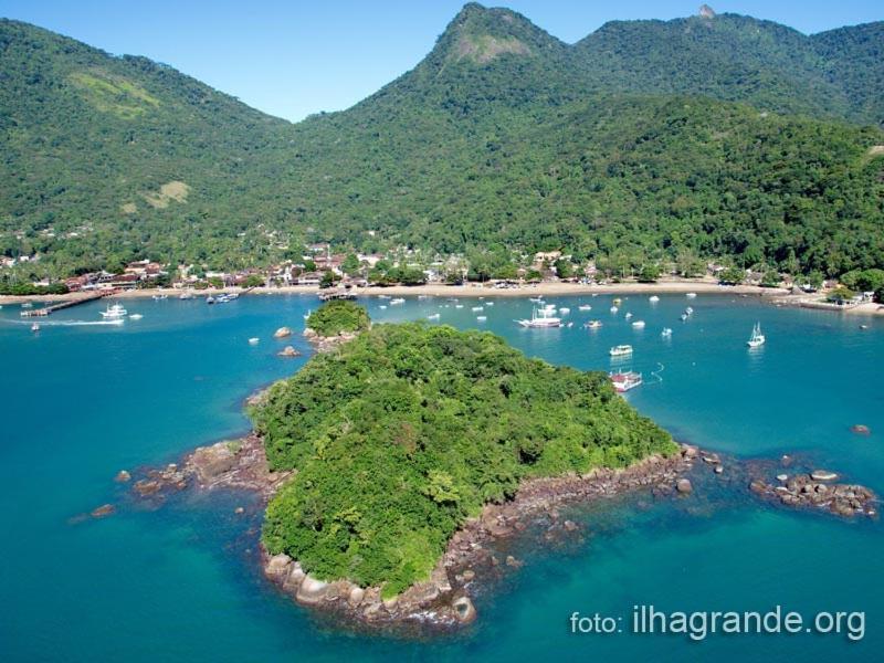 Coco Suites Vila do Abraao Bagian luar foto